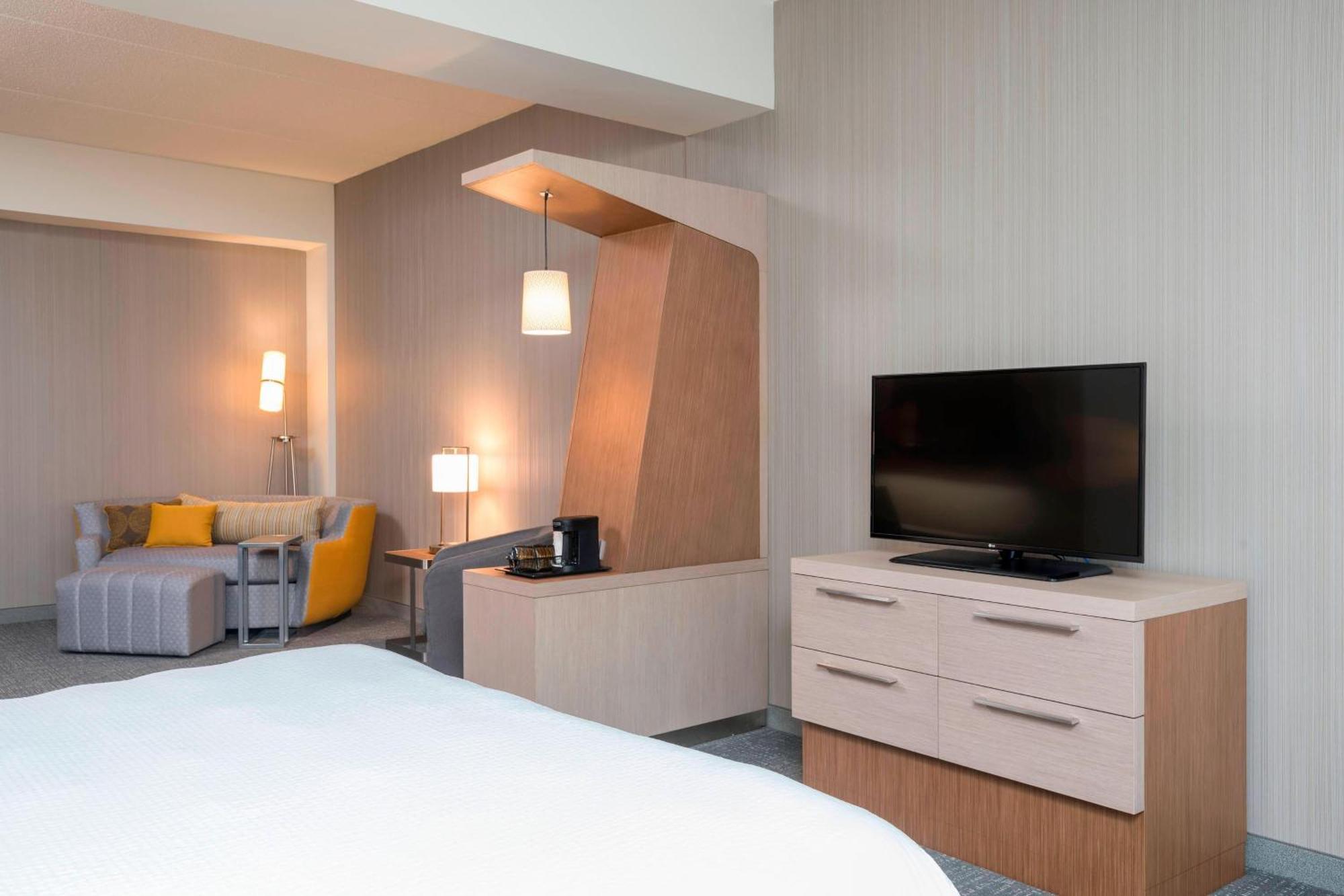 Courtyard By Marriott Mt. Pleasant At Central Michigan University Mount Pleasant Εξωτερικό φωτογραφία